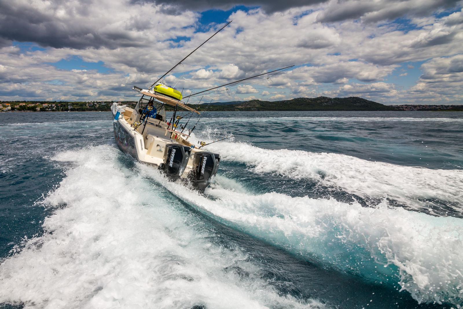 Pursuit 28 Open running flat-out across the Adriatic